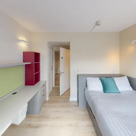 Victoria Mills - Ucc Summer Beds Cork