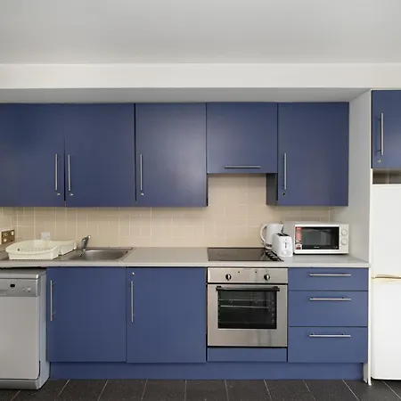 Victoria Mills - Ucc Summer Beds *