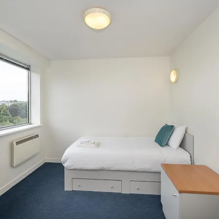 Victoria Mills - Ucc Summer Beds * Κορκ