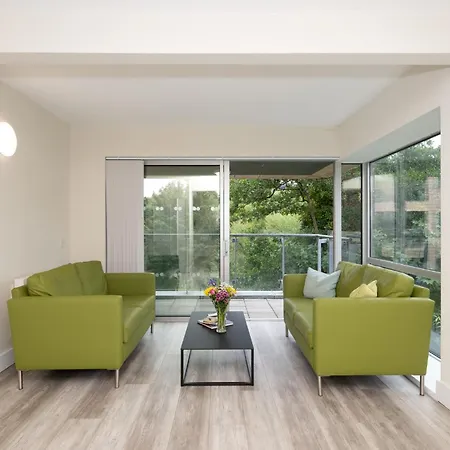 Victoria Mills - Ucc Summer Beds