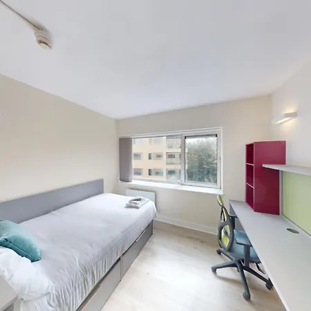 Victoria Mills - Ucc Summer Beds アパート