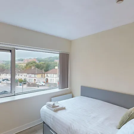 Victoria Mills - Ucc Summer Beds コーク