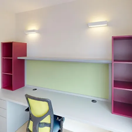 Victoria Mills - Ucc Summer Beds * コーク