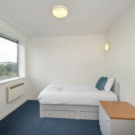 Victoria Mills - Ucc Summer Beds *