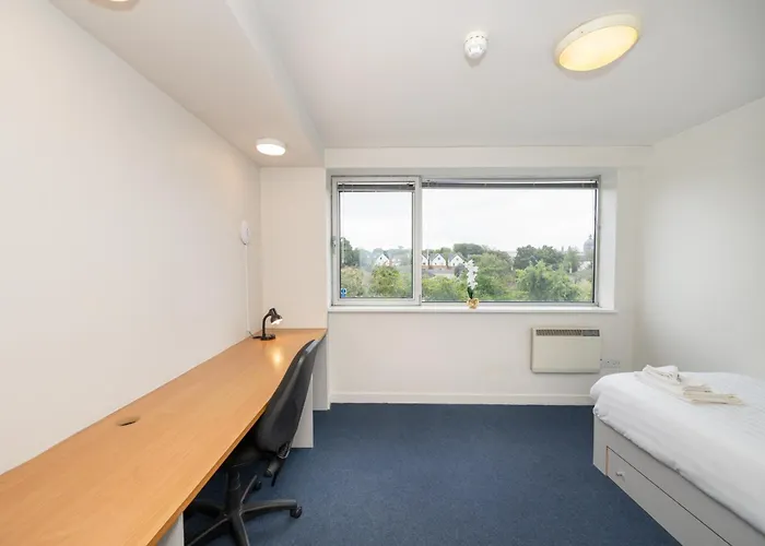 Victoria Mills - Ucc Summer Beds *