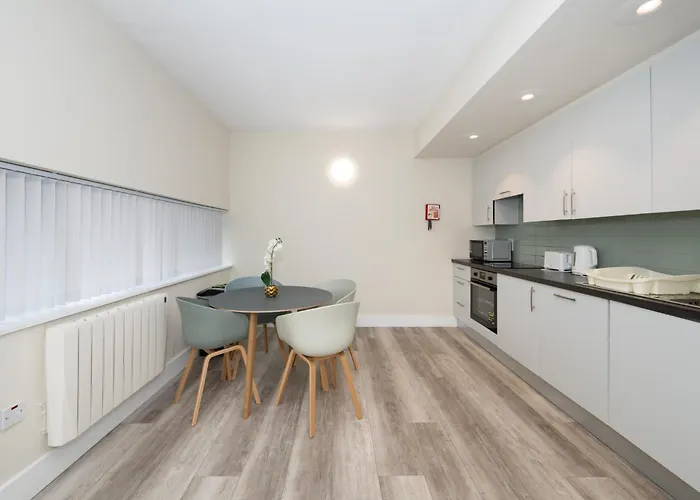 Victoria Mills - Ucc Summer Beds Cork