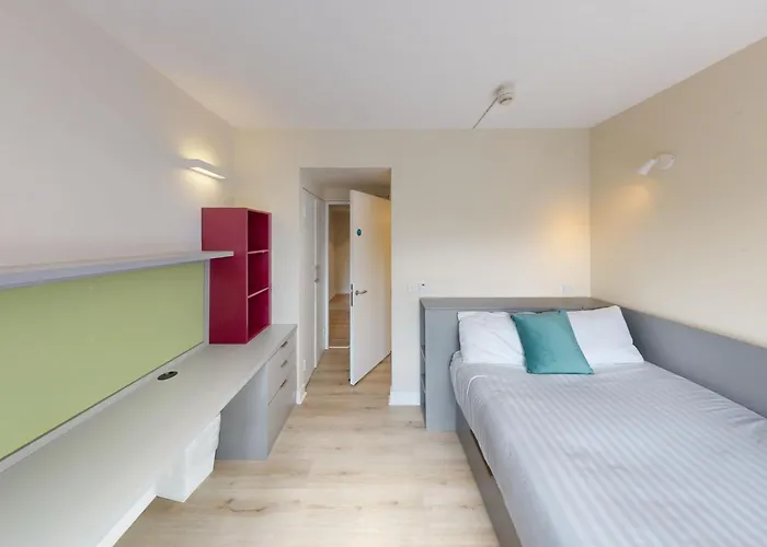 Victoria Mills - Ucc Summer Beds Cork