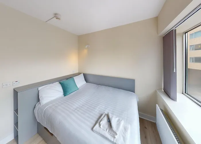 Victoria Mills - Ucc Summer Beds