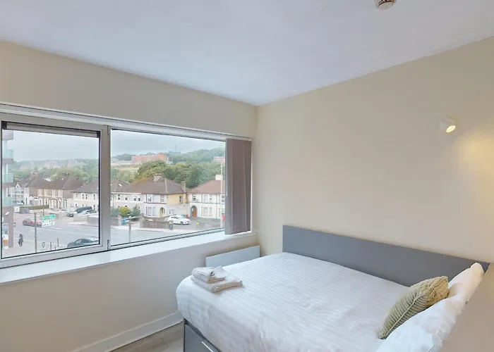 Victoria Mills - Ucc Summer Beds Cork