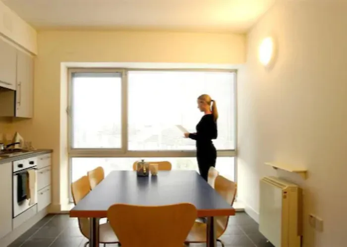 Victoria Mills - Ucc Summer Beds * Cork