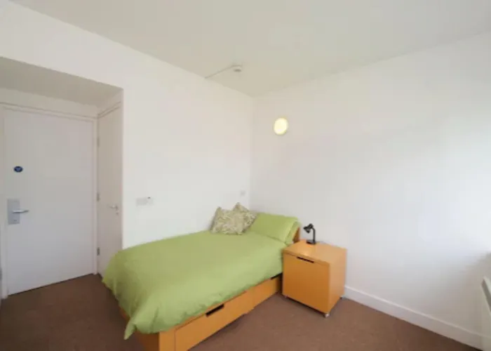 Victoria Mills - Ucc Summer Beds * Cork