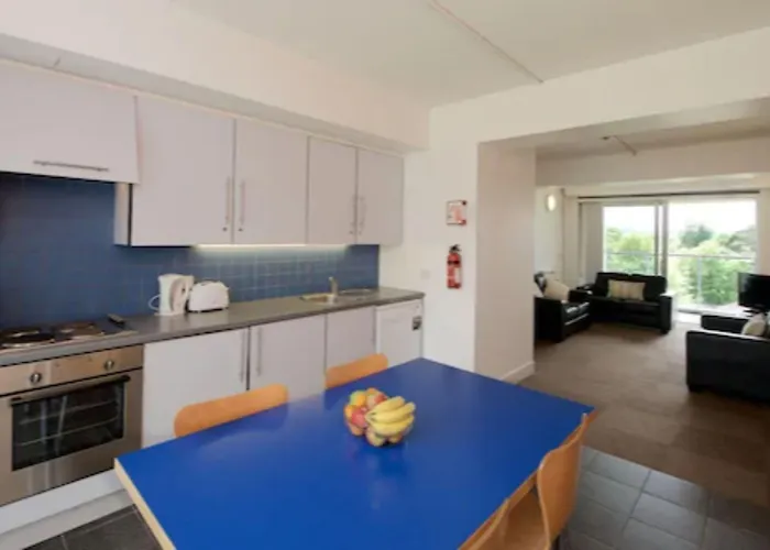 Victoria Mills - Ucc Summer Beds * Cork