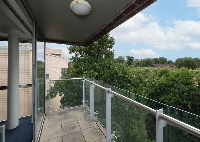 Victoria Mills - Ucc Summer Beds