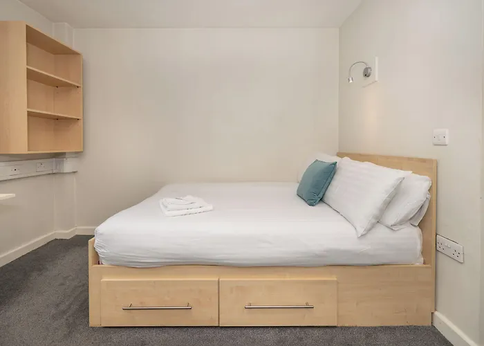 Victoria Mills - Ucc Summer Beds